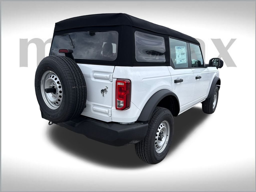 2025 Ford Bronco Base photo 10