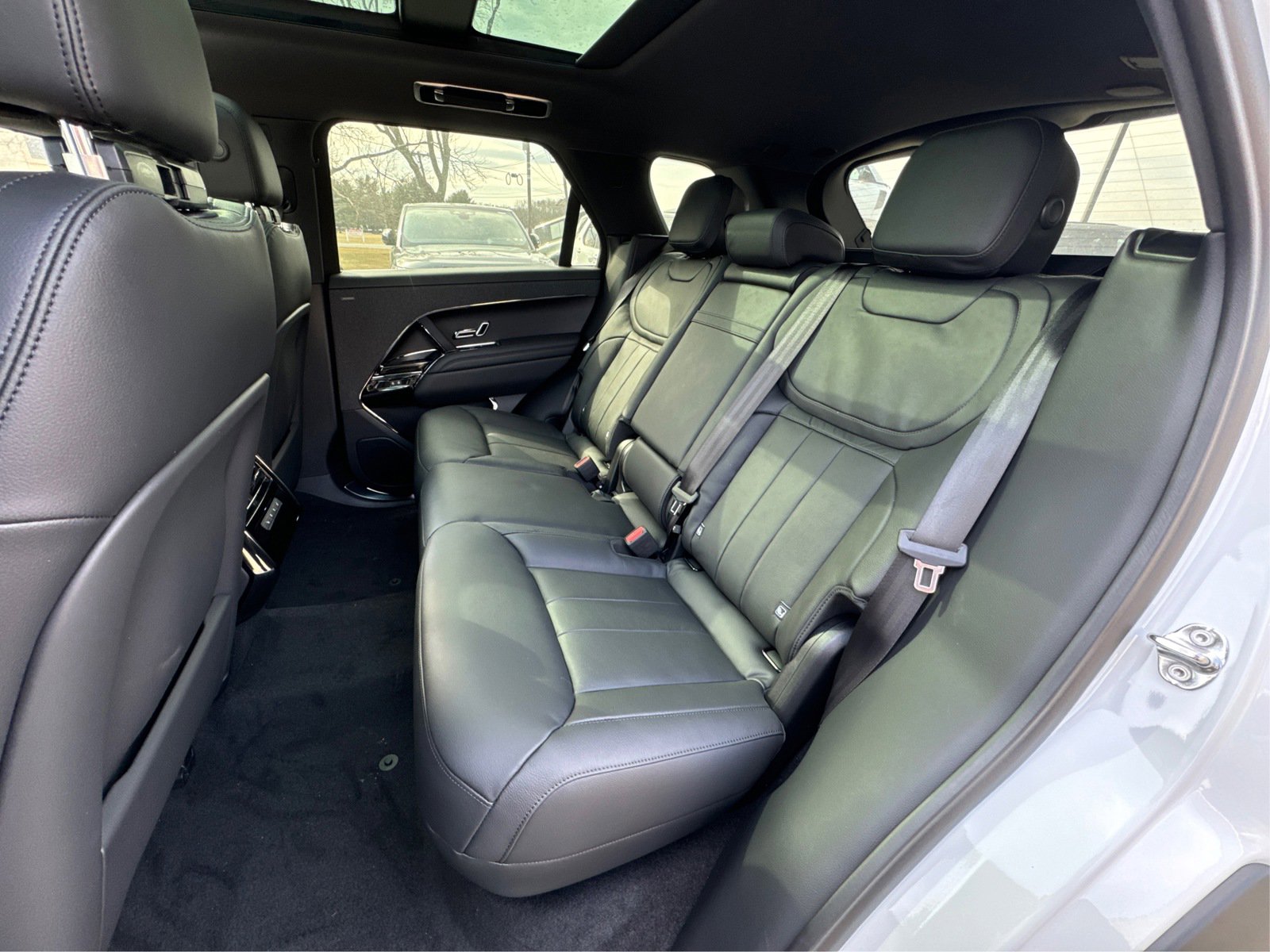 2025 Land Rover Range Rover Sport P360 S photo 10