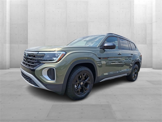 2025 Volkswagen Atlas Peak Edition SE photo 2