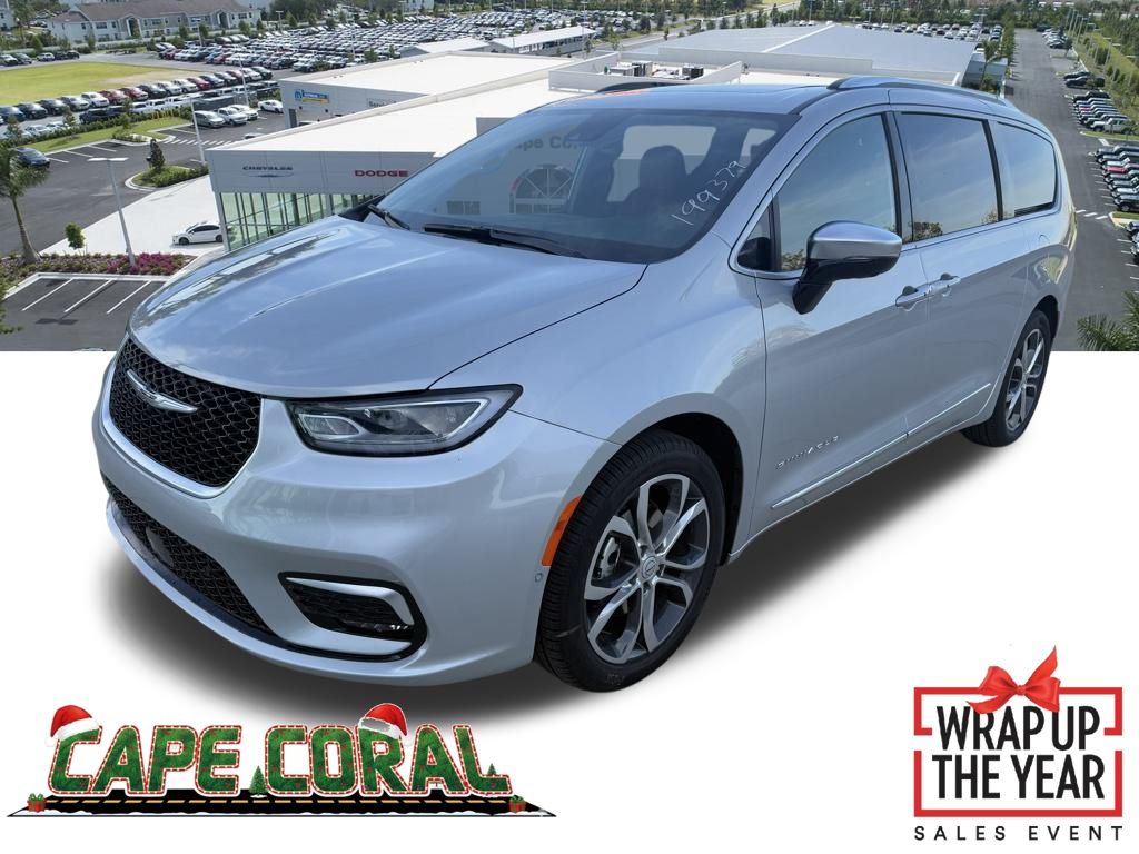 2026 Chrysler Pacifica Pinnacle's photo
