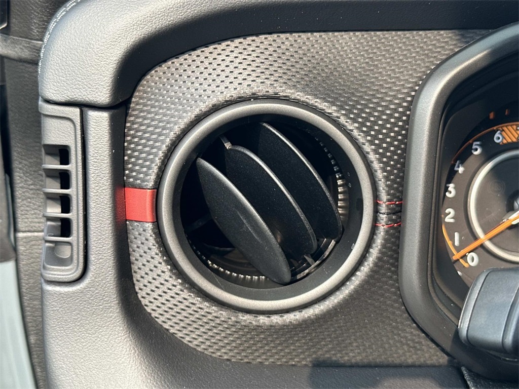 2025 Jeep Wrangler Rubicon X photo 26