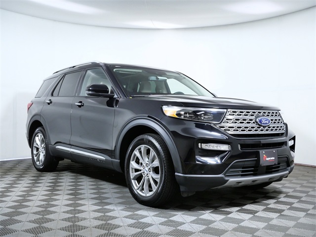 2023 Ford Explorer Limited's photo