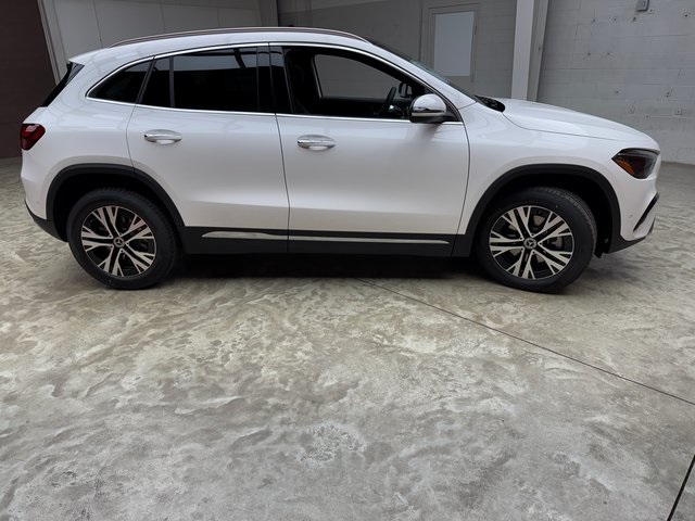 2026 Mercedes Benz GLA 250 4MATIC photo 3