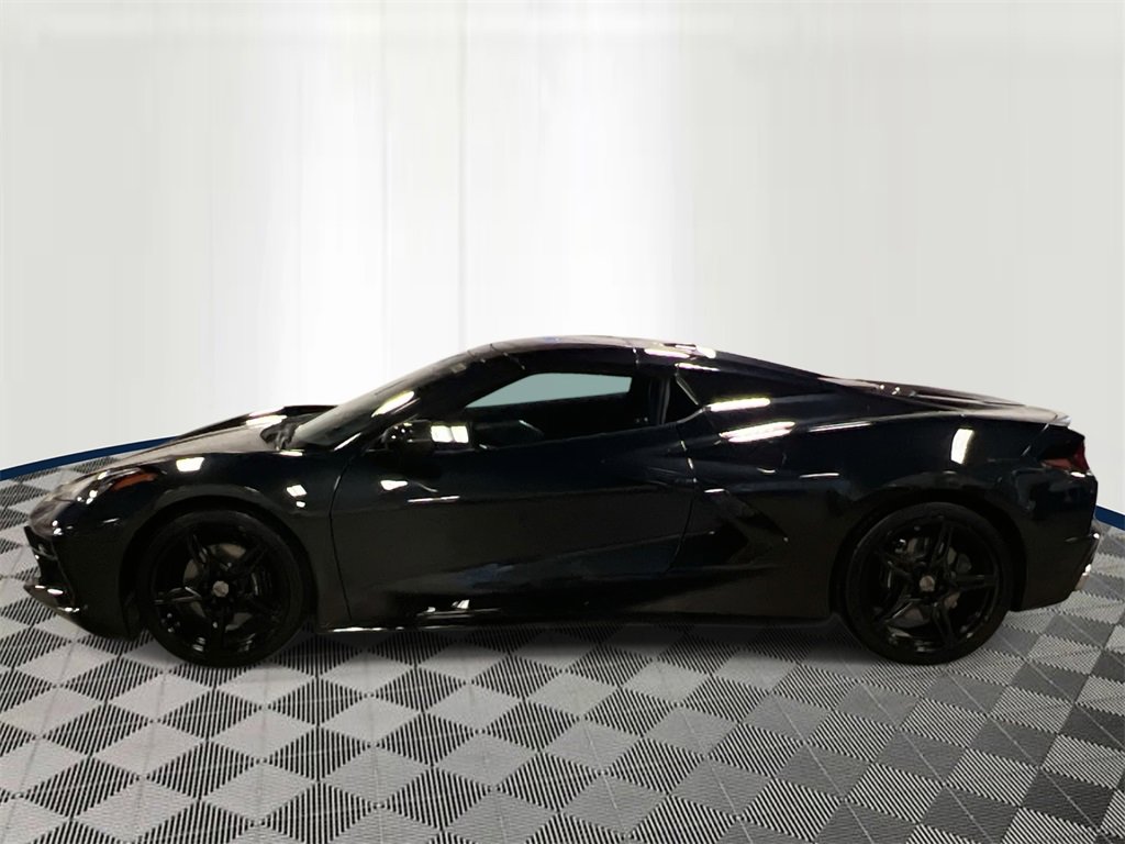 2024 Chevrolet Corvette Stingray 2LT photo 2