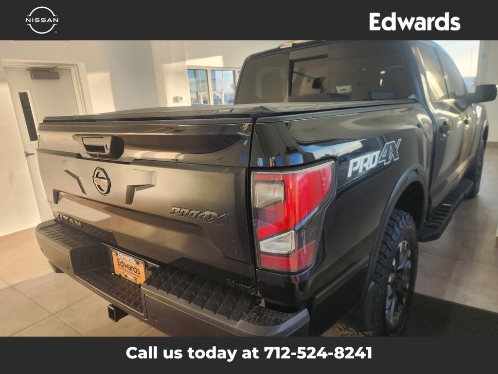 2020 Nissan Titan PRO-4X photo 8