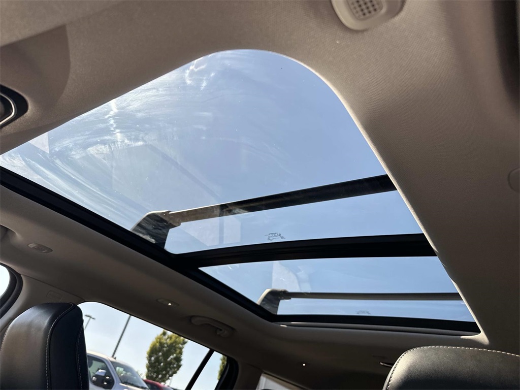 2022 Jeep Grand Cherokee Limited photo 3