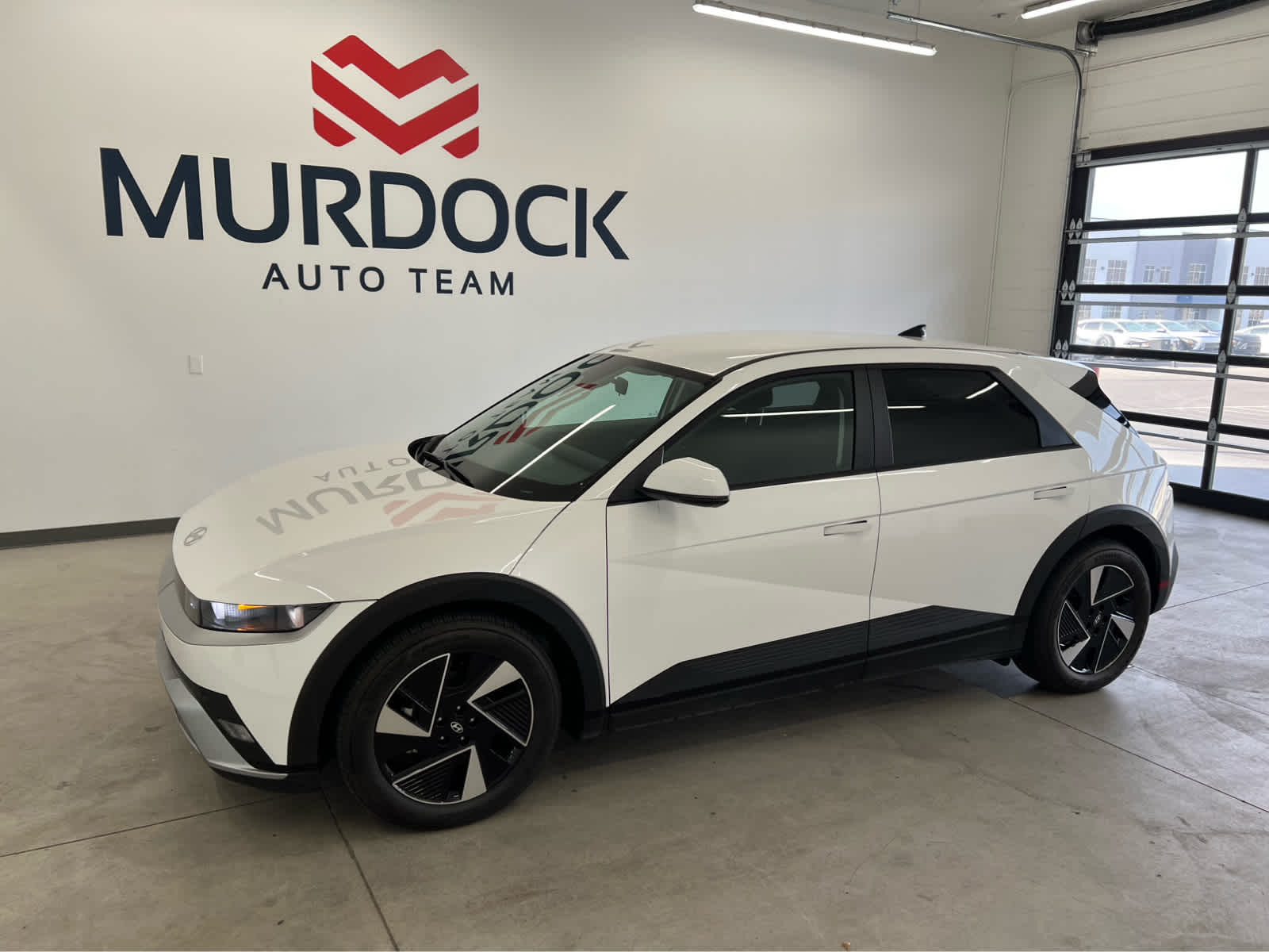 2025 Hyundai IONIQ 5 SE's photo