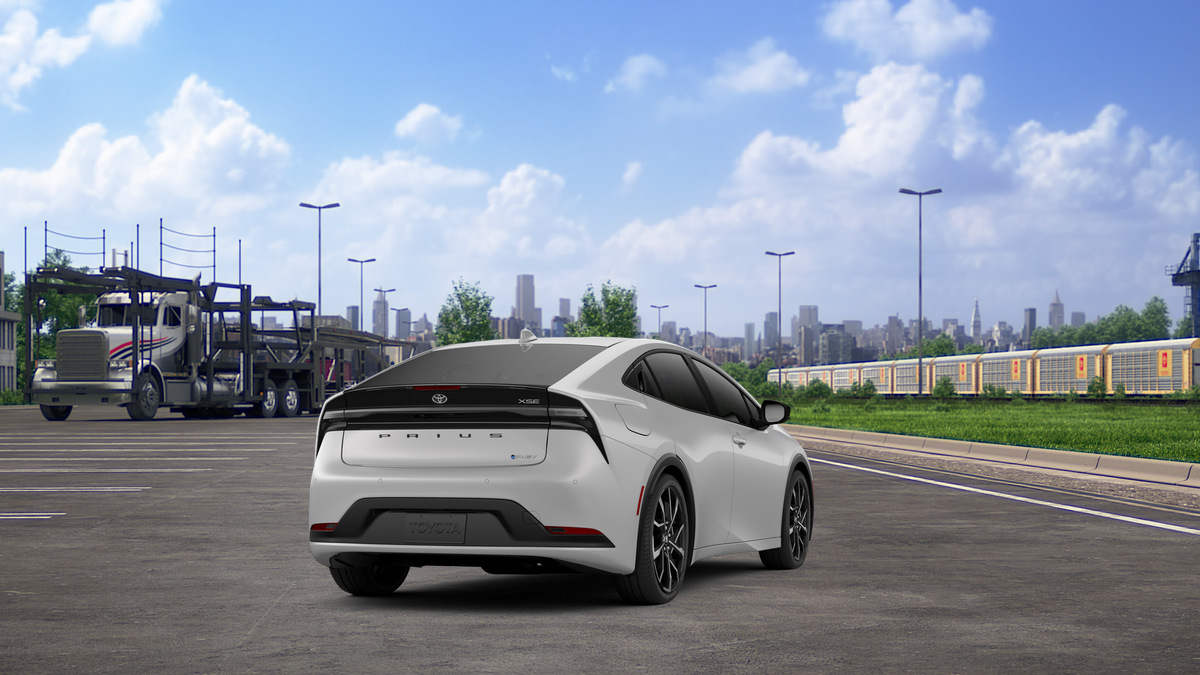 2026 Toyota Prius Plug-in Hybrid XSE photo 9