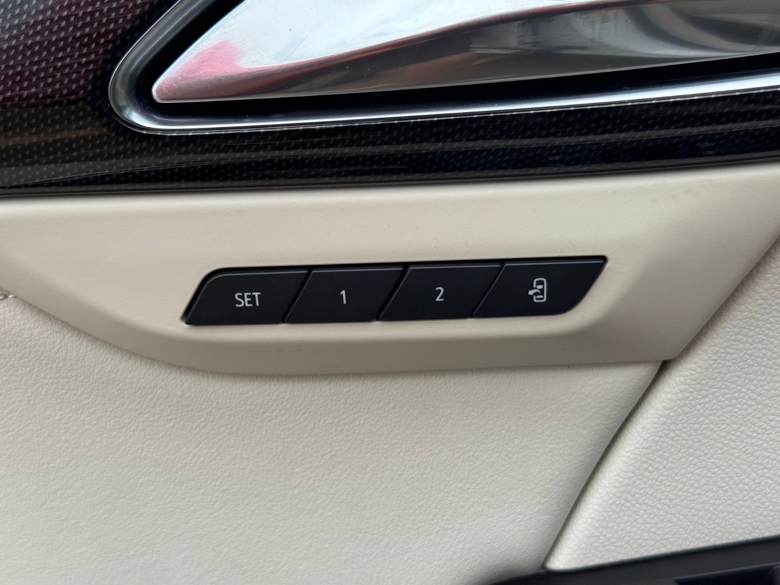 2021 Buick Envision Essence photo 7