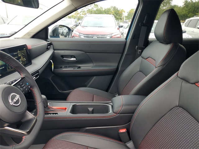 2025 Nissan Kicks SR photo 6