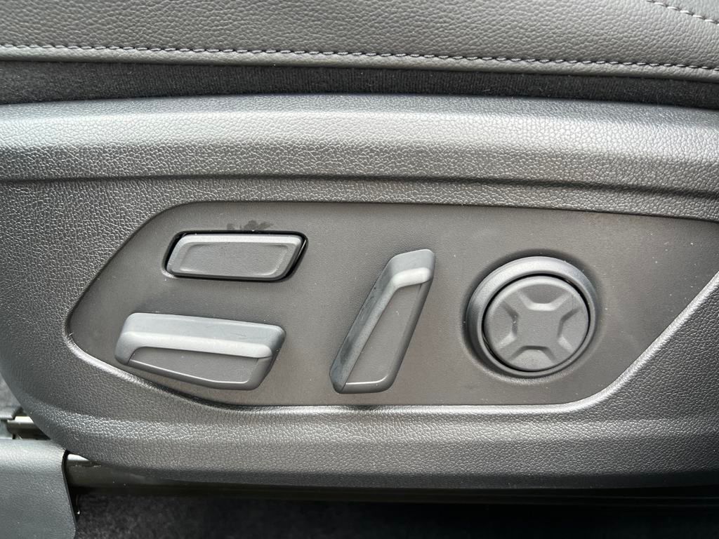 2025 Kia Sorento X-Line SX Prestige photo 14