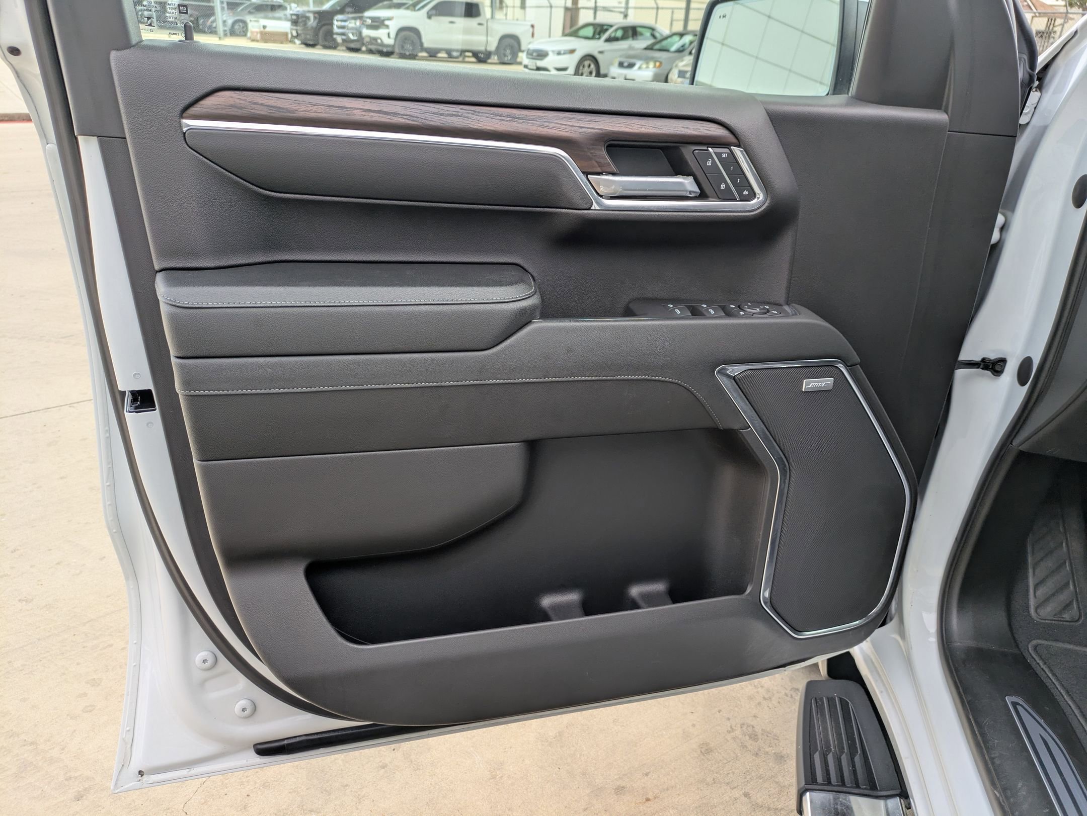 2024 Gmc Sierra 1500 SLT photo 11