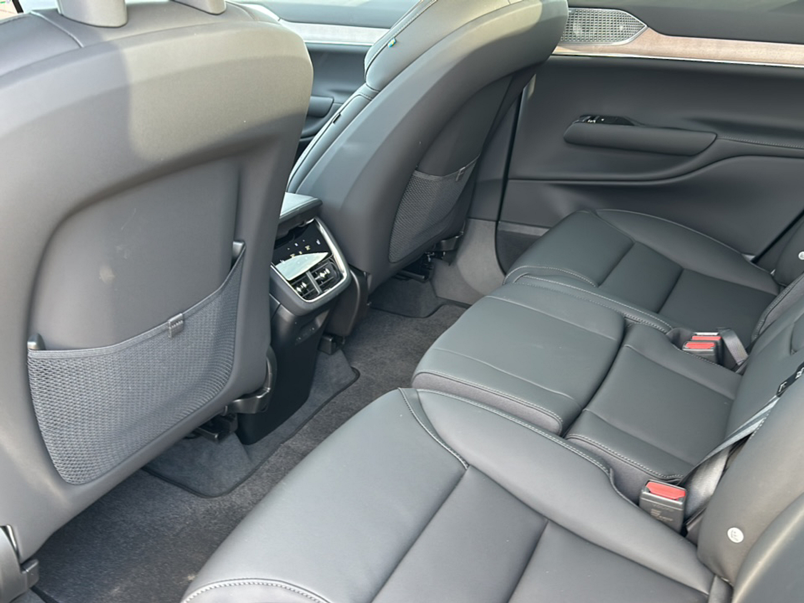 2025 Volvo EX90 Twin Motor Performance Ultra photo 8