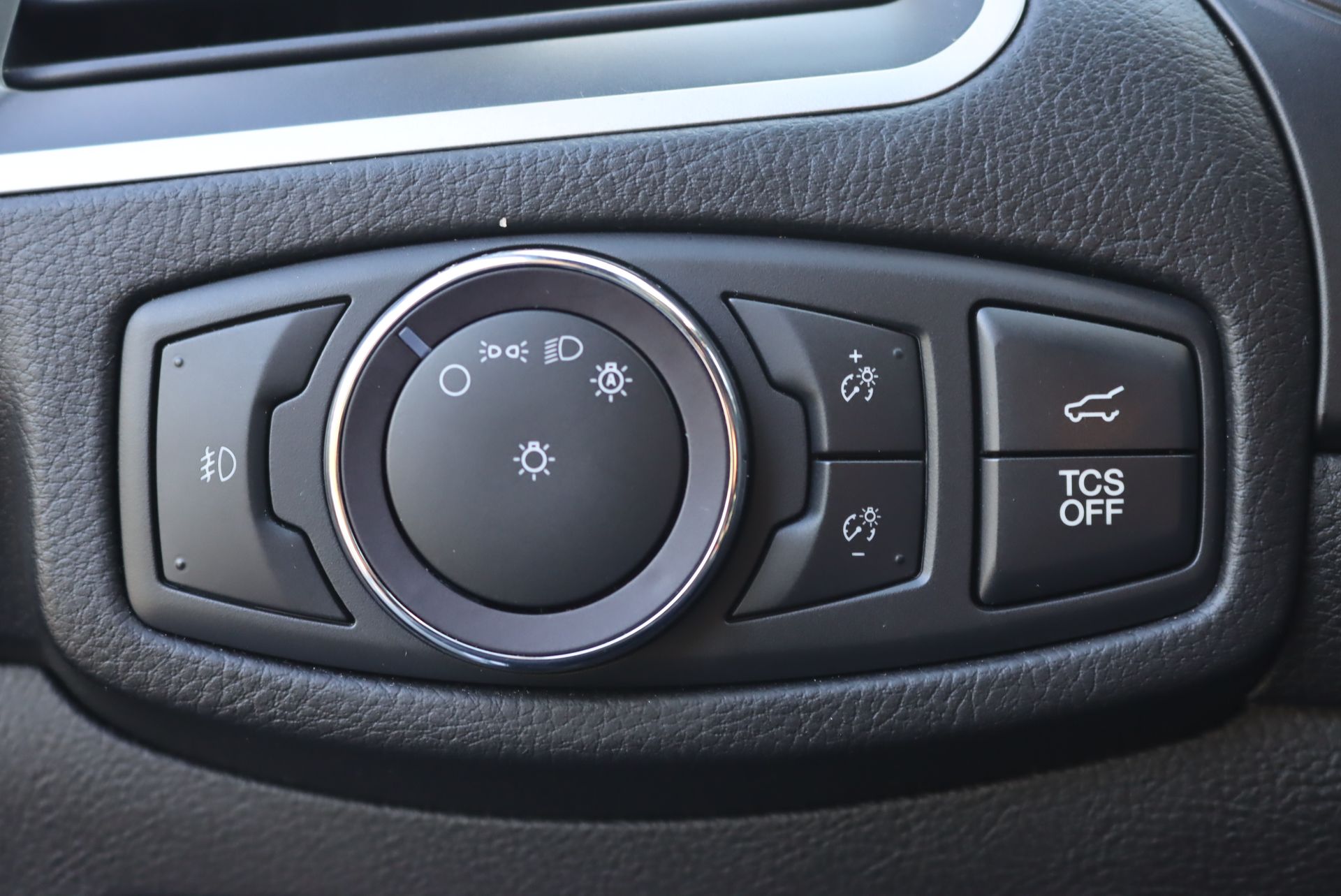 2022 Ford Edge ST photo 15
