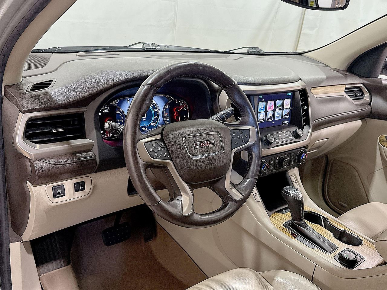 2017 Gmc Acadia Denali photo 9