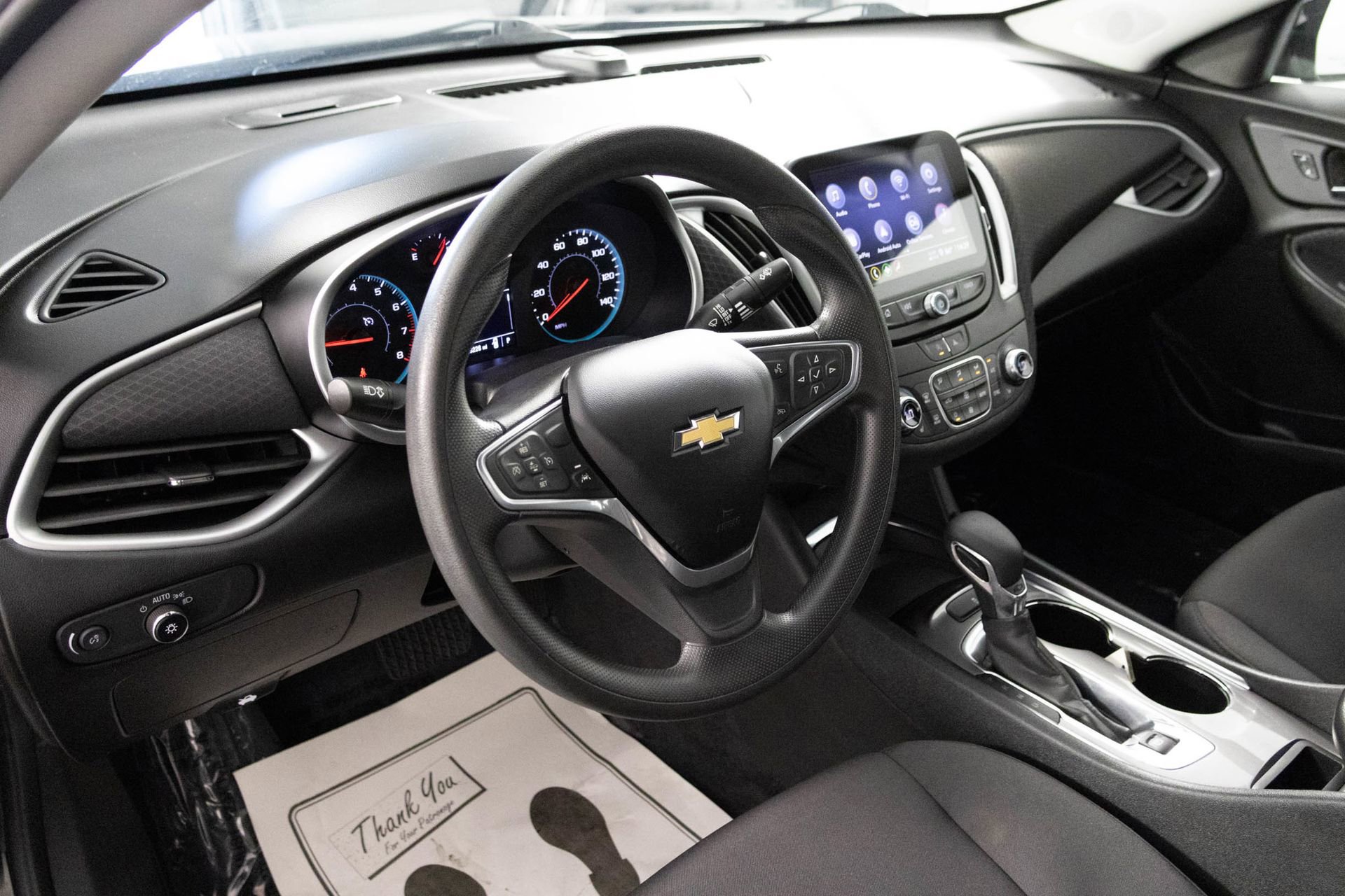 2023 Chevrolet Malibu 1LT photo 2