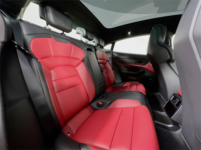 2026 Porsche Taycan GTS photo 25