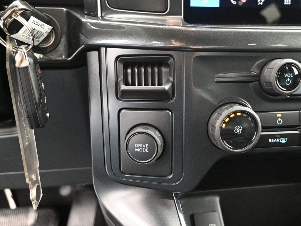 2025 Ford F-150 STX photo 14