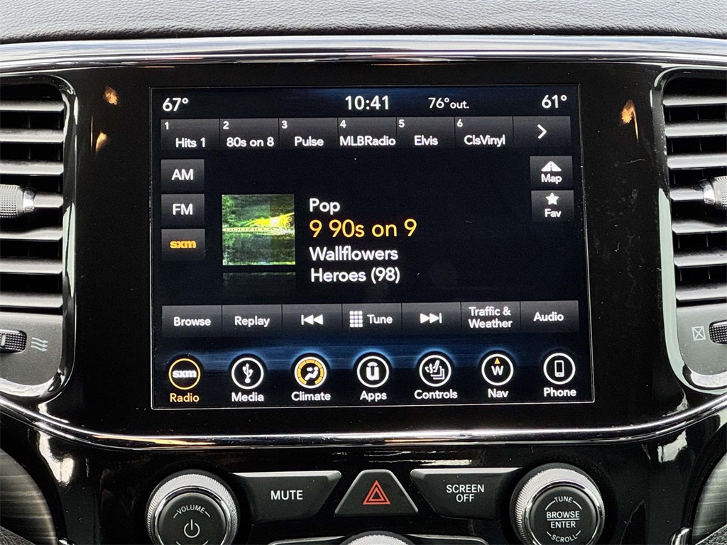 2019 Jeep Grand Cherokee Altitude photo 3