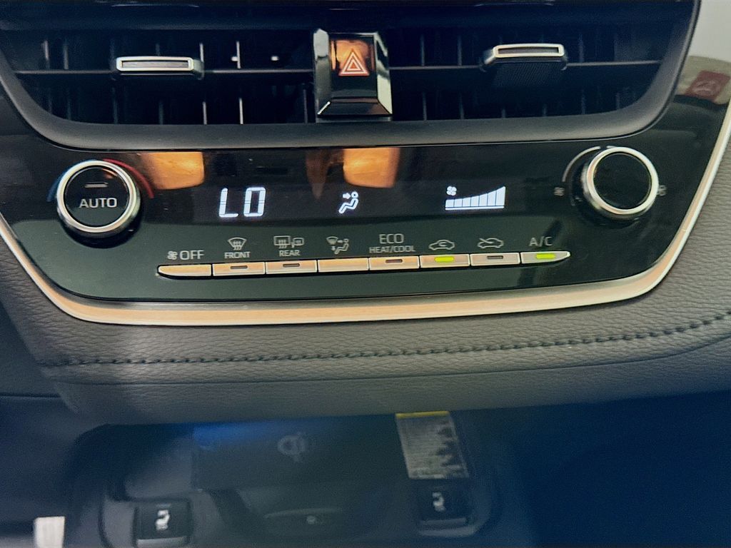 2022 Toyota Corolla XLE photo 15
