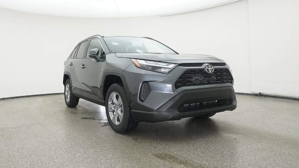 2025 Toyota RAV4 Hybrid XLE photo 31