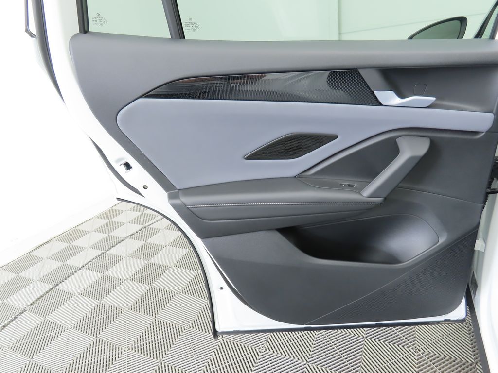 2025 Volkswagen Tiguan SE photo 26