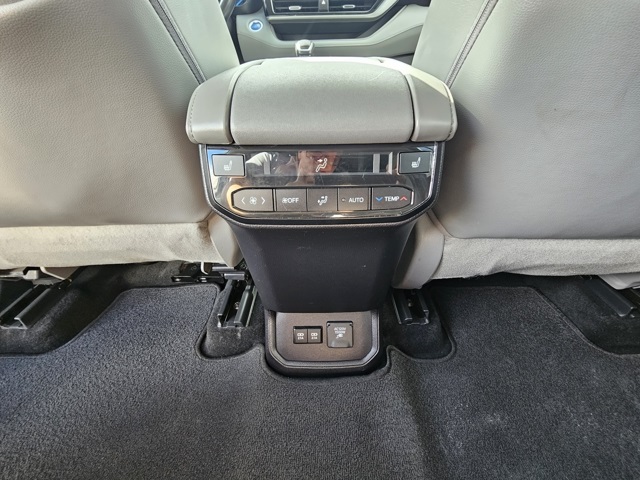 2021 Toyota Highlander Hybrid Platinum photo 20