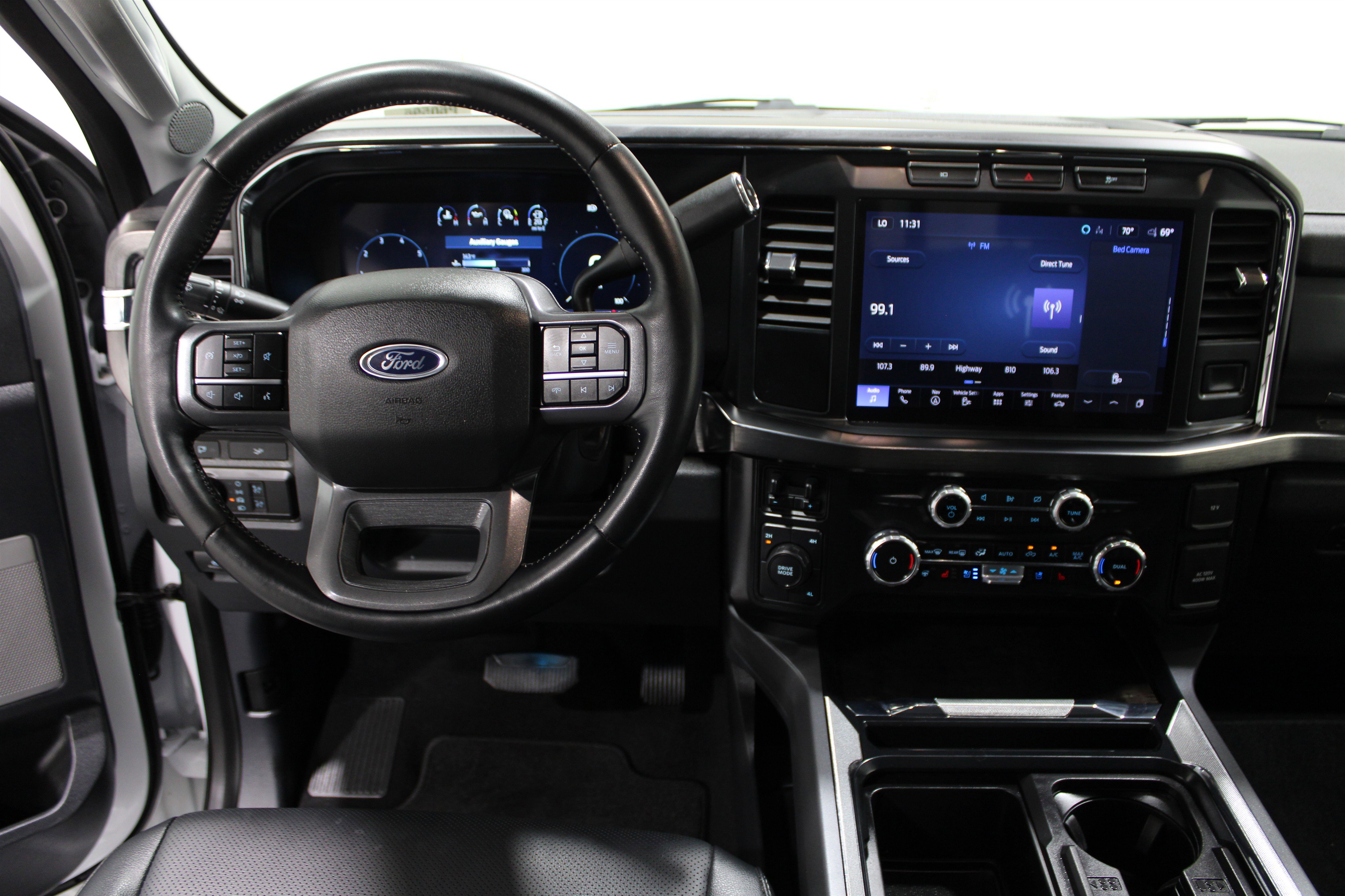 2024 Ford F-250 Lariat photo 2