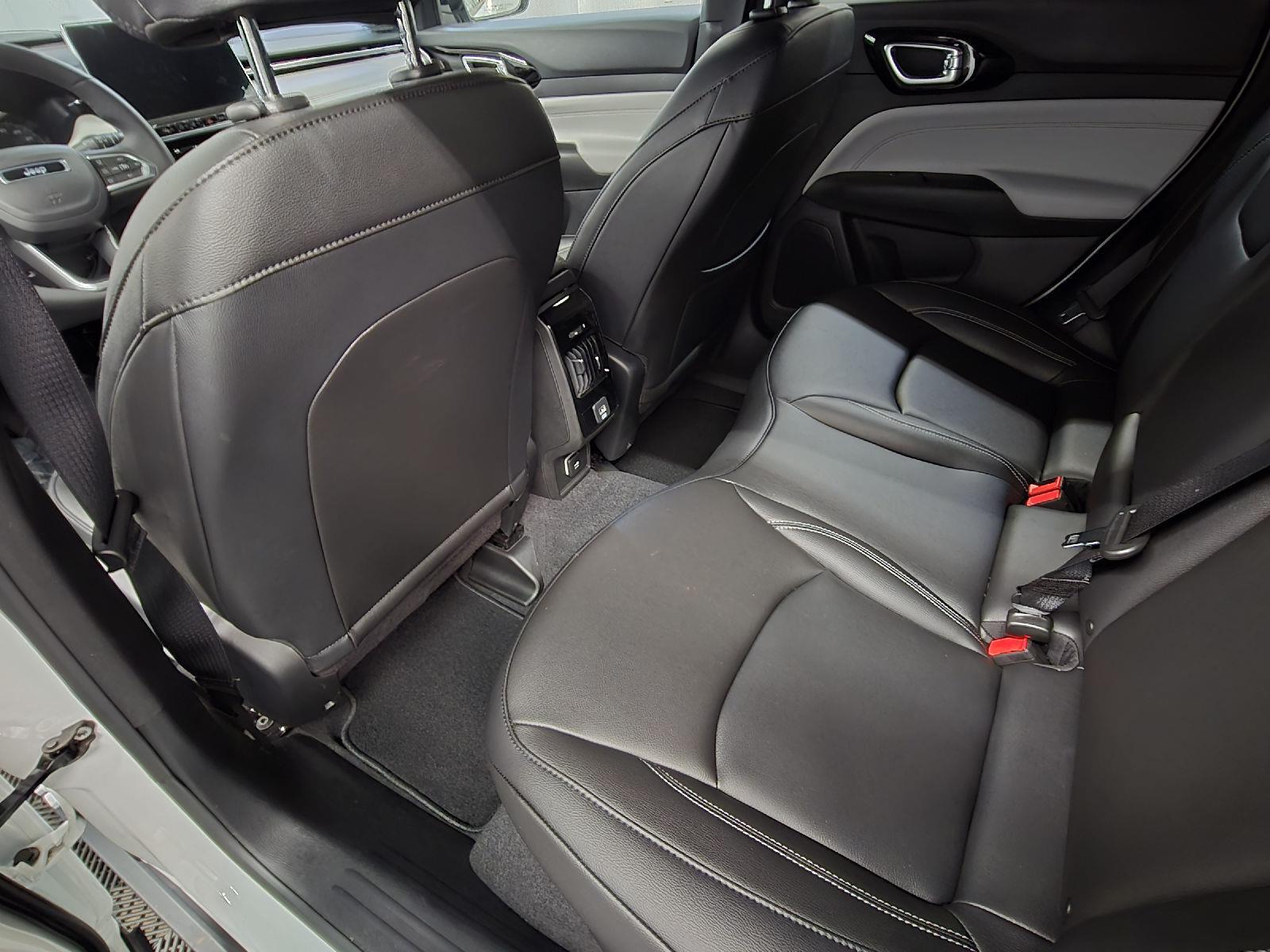 2025 Jeep Compass Limited photo 29