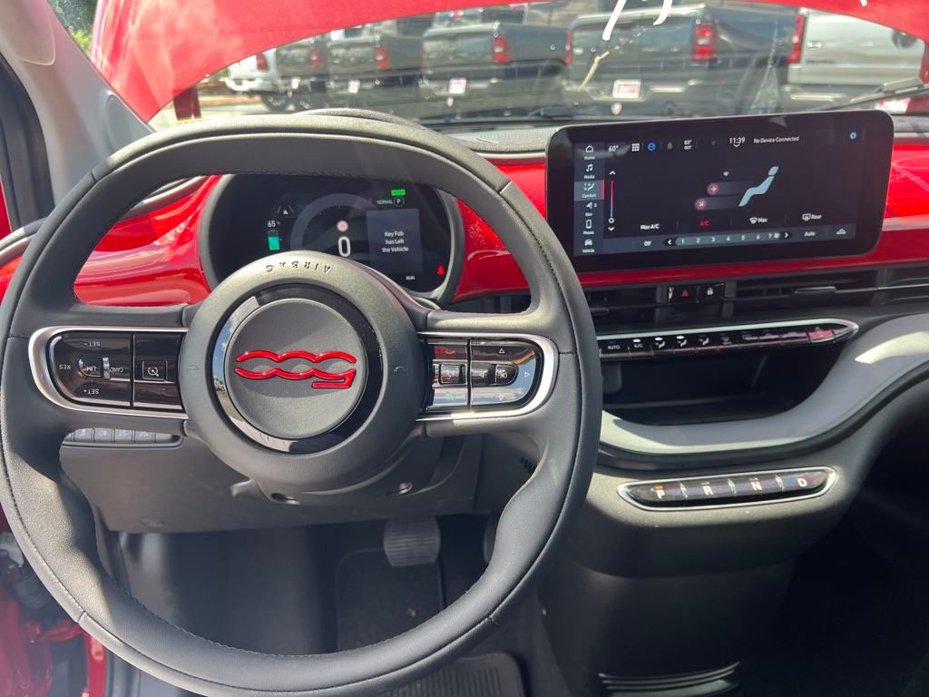 2024 Fiat 500e Red photo 9