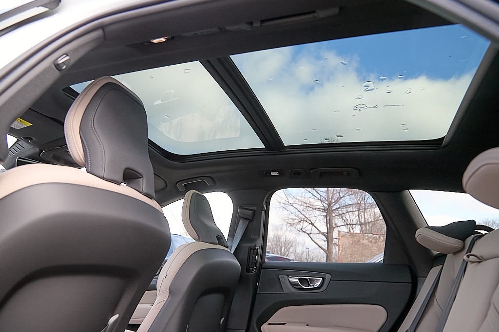 2026 VOLVO XC60 - Image 22