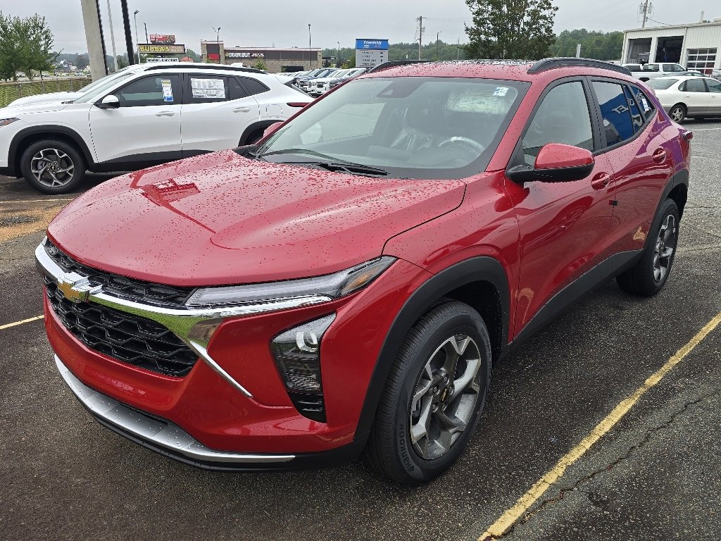 2026 Chevrolet Trax LT photo 2