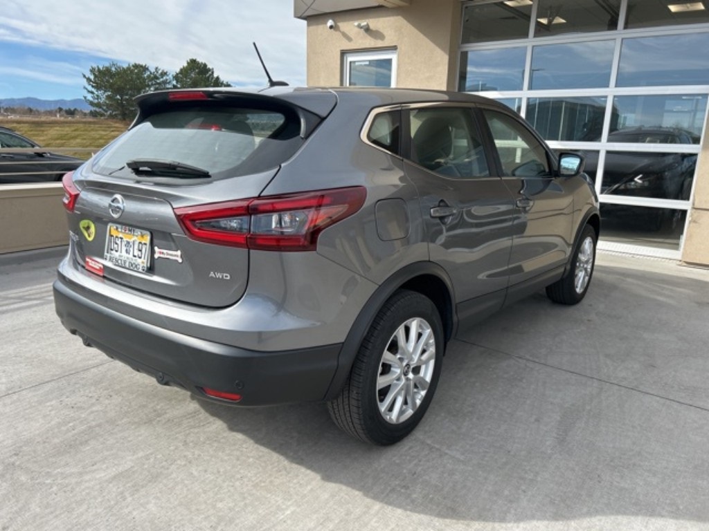 2022 Nissan Rogue Sport S photo 3