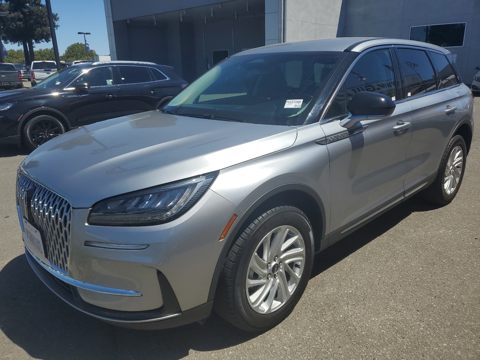 2023 Lincoln Corsair Standard photo 4