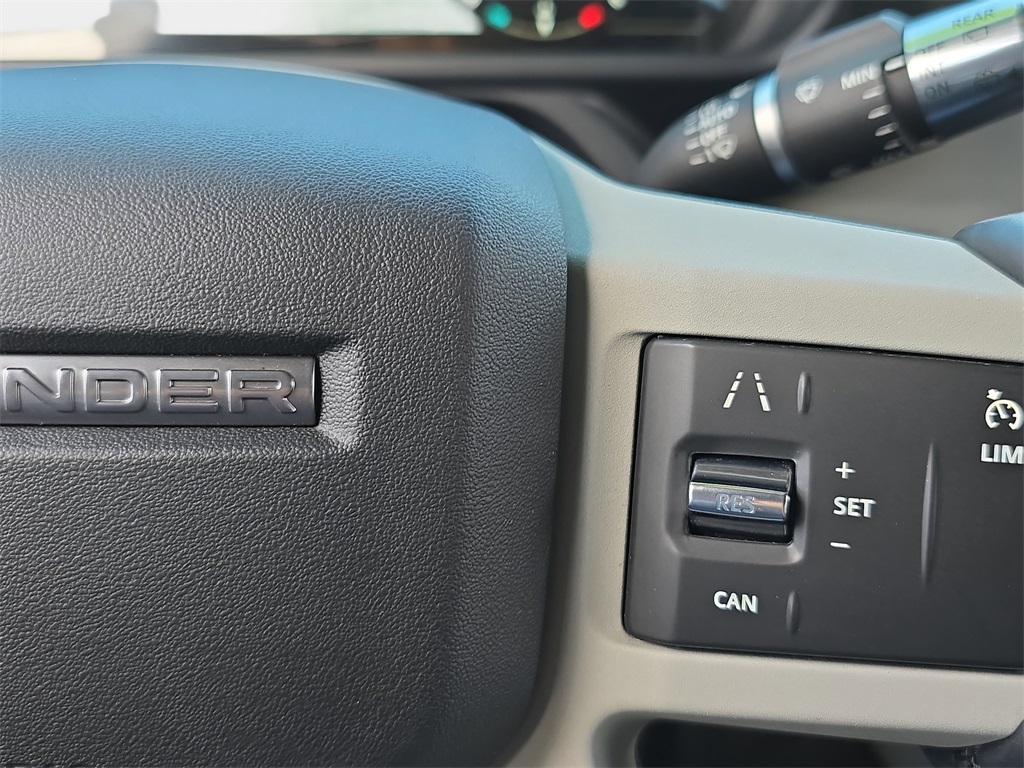 2022 Land Rover Defender 110 S photo 18