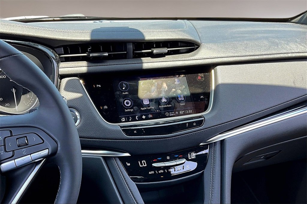 2025 Cadillac XT6 Luxury photo 7