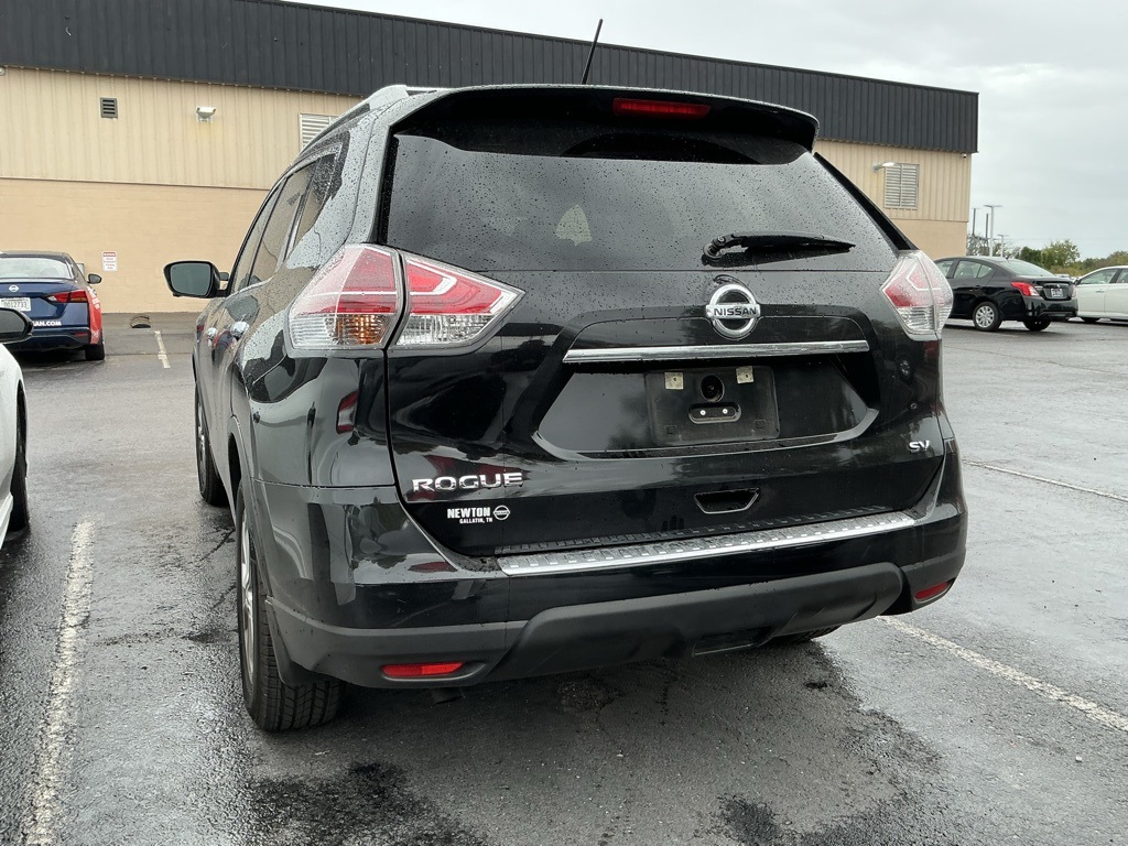 2016 Nissan Rogue SV photo 3