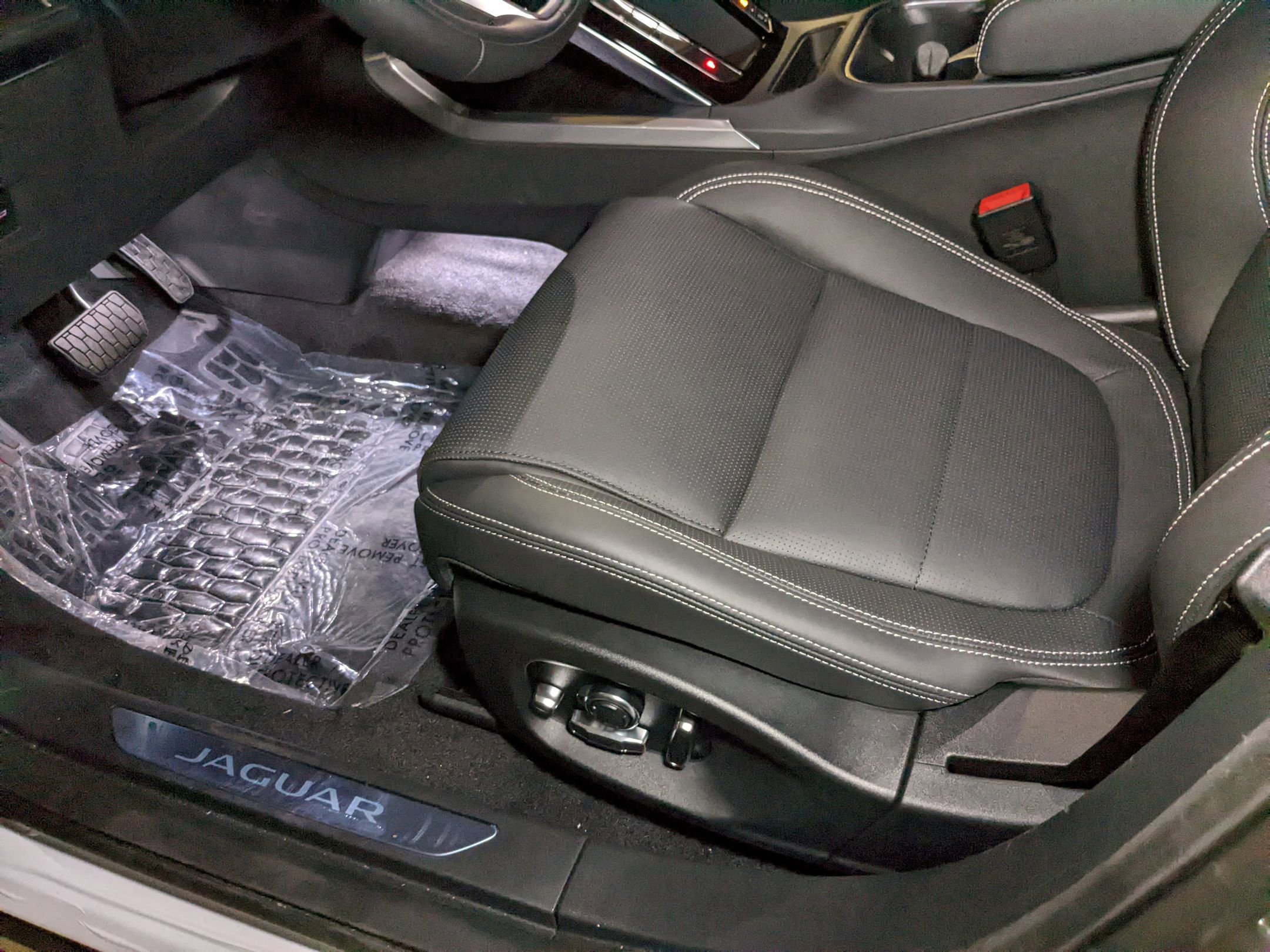 2024 Jaguar I-PACE HSE photo 2