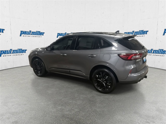 2024 Ford Escape ST-Line Elite photo 8