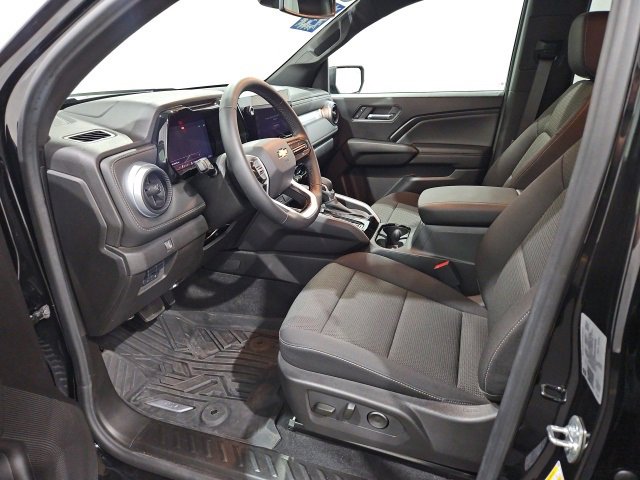 2024 Chevrolet Colorado LT photo 7
