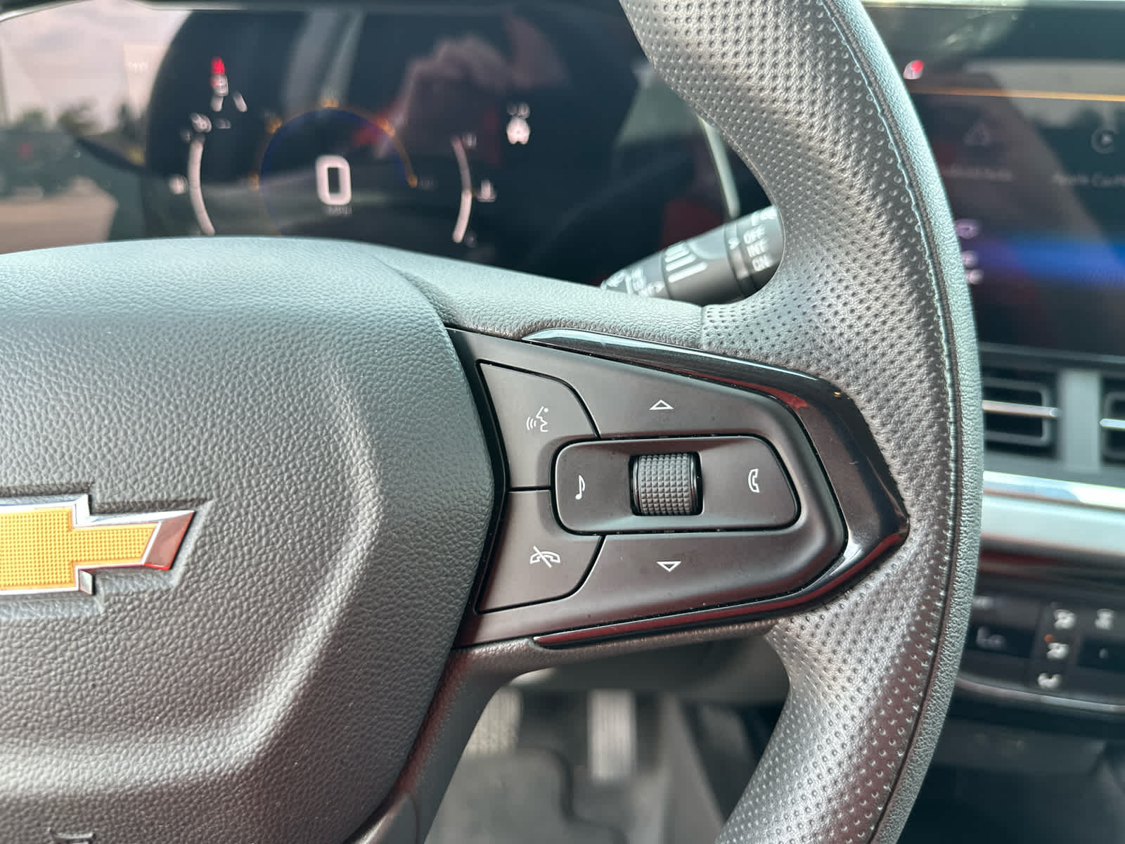 2024 Chevrolet Trax LT photo 31