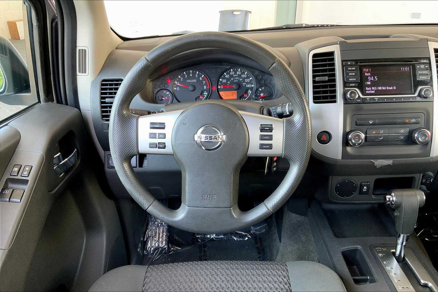 2017 Nissan Frontier SV photo 5