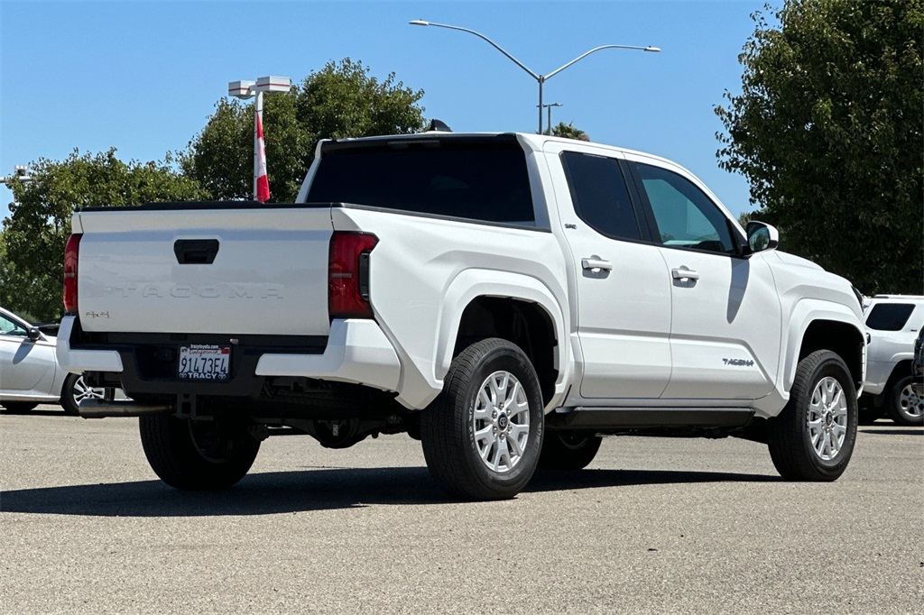 2025 Toyota Tacoma SR5 photo 4