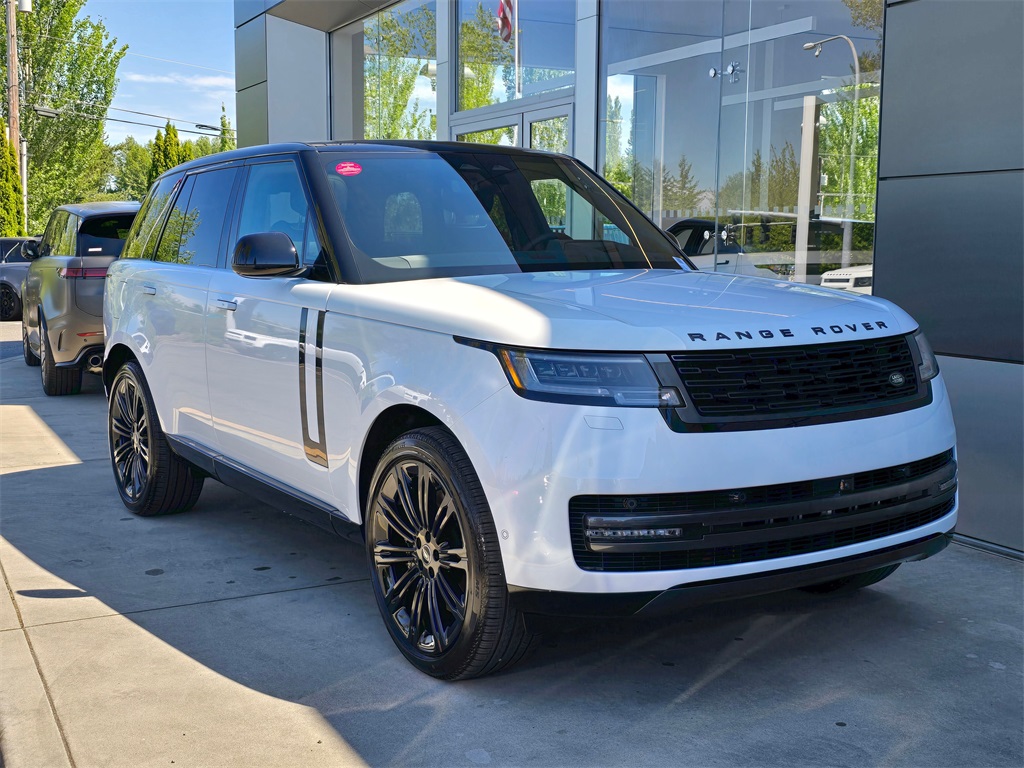2025 Land Rover Range Rover SE photo 7