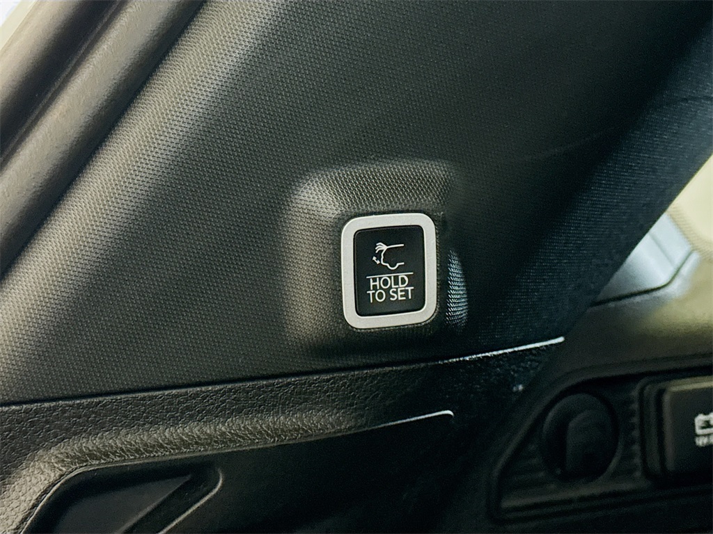 2024 Jeep Cherokee Limited 4xe photo 18