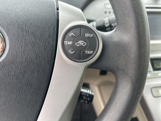 2014 Toyota Prius Four photo 14