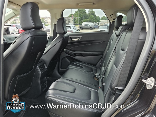 2022 Ford Edge Titanium photo 4