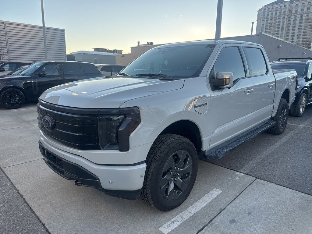 2023 Ford F-150 Lightning Lariat's photo