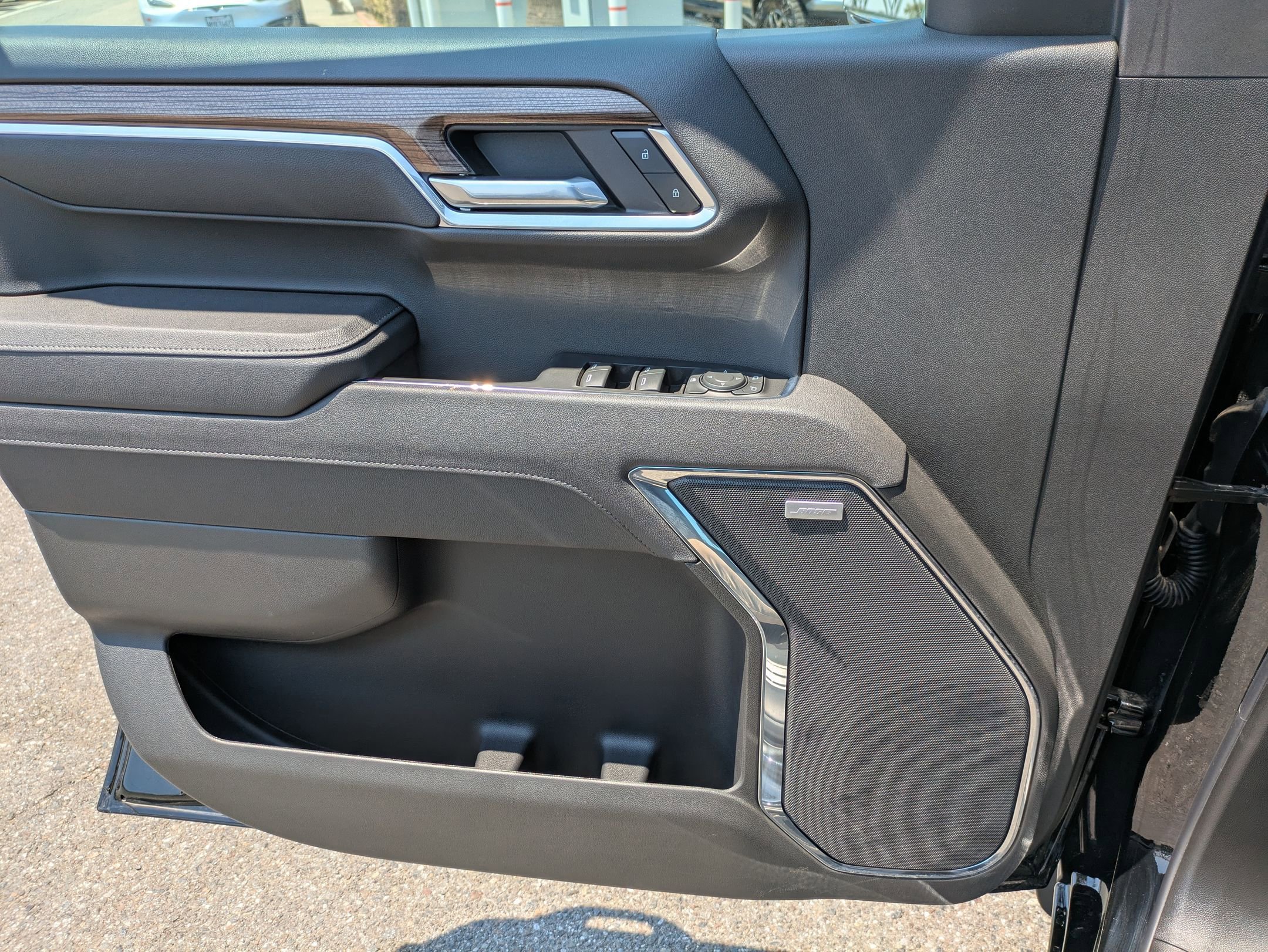 2025 Chevrolet Silverado 1500 RST photo 21