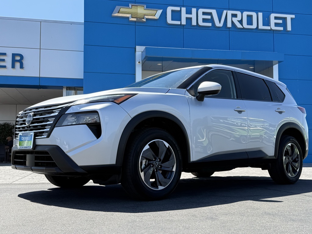 2024 Nissan Rogue SV photo 3